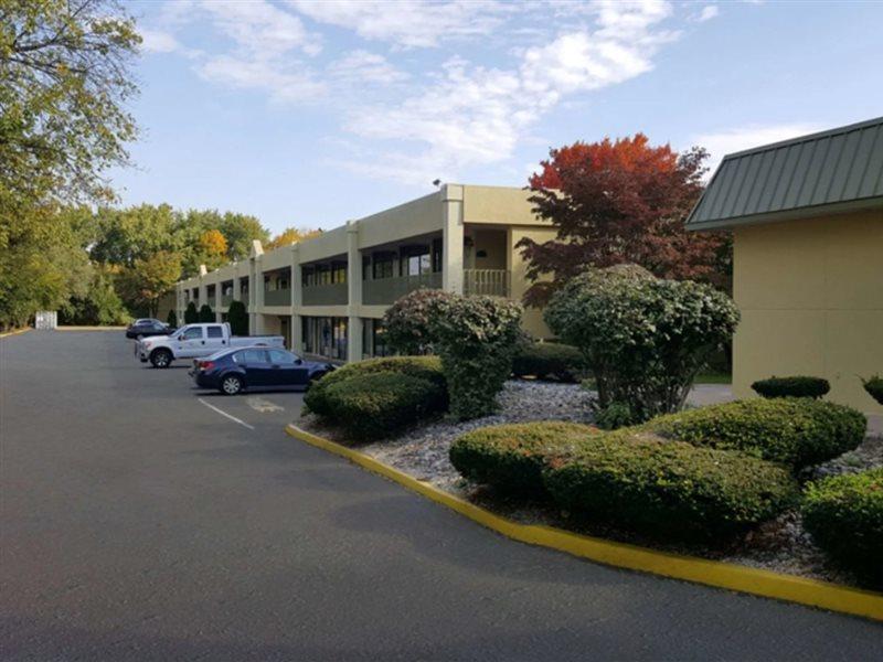 Days Inn By Wyndham Pottstown Exterior photo