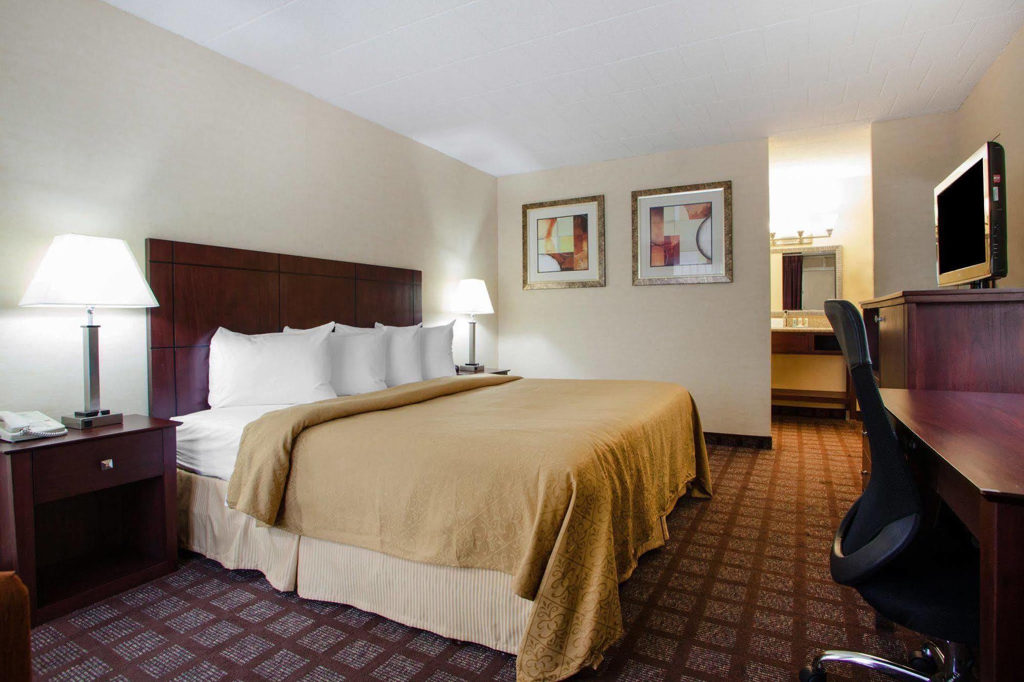 Days Inn By Wyndham Pottstown Exterior photo
